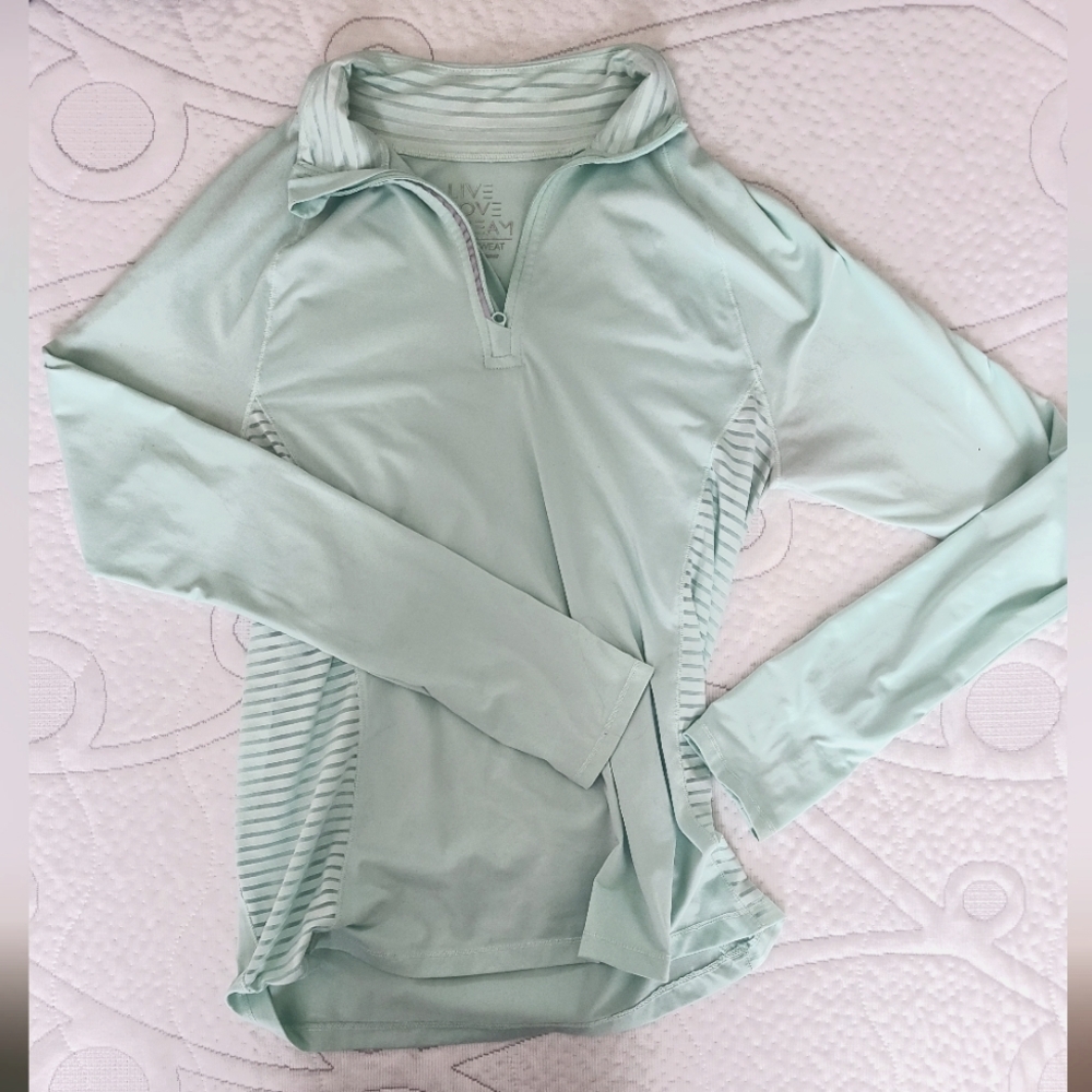 Athletic shirt